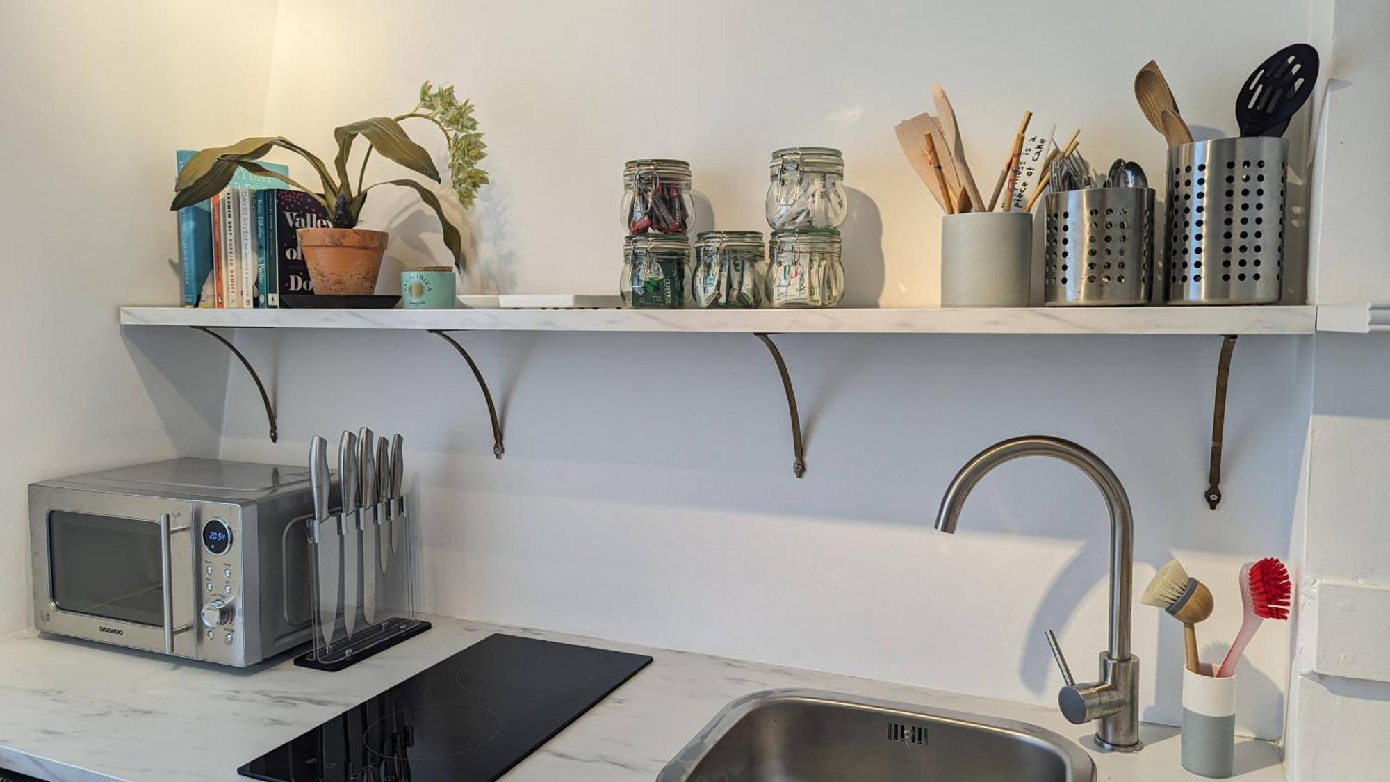 Old Compton Apartamento: Charming Retreat for Mature Guests London Exterior photo